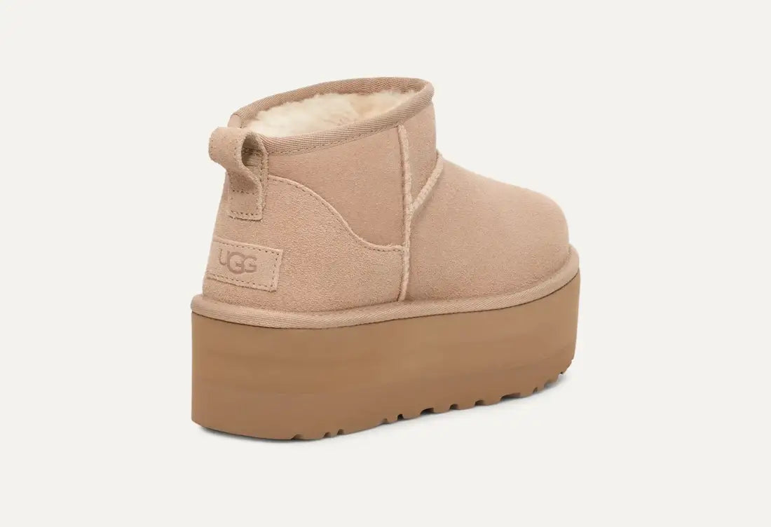 UGG Classic plateforme Beige